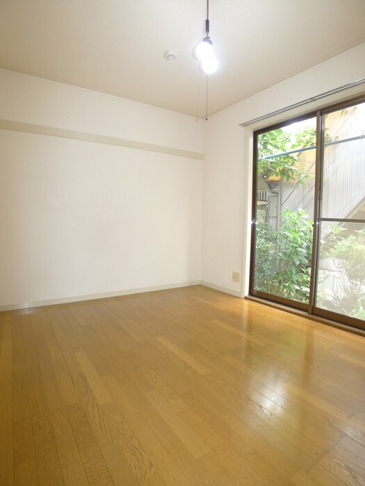 物件内観写真4　(居室)