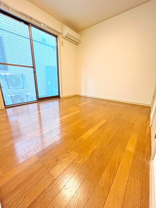 物件内観写真4　(居室)