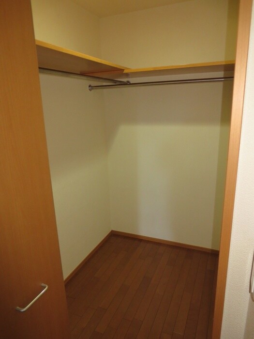 物件内観写真10　(収納)