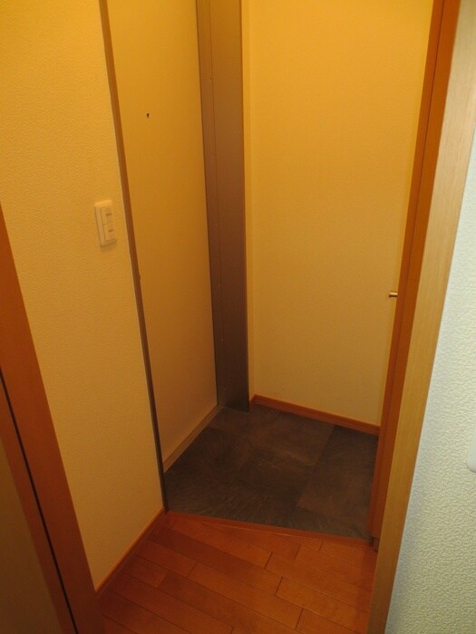 物件内観写真13　(玄関)