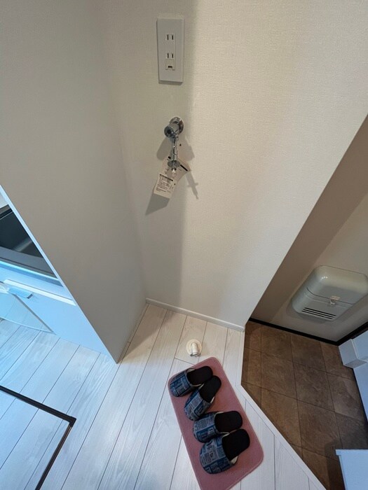 物件内観写真15　(洗濯機置場)