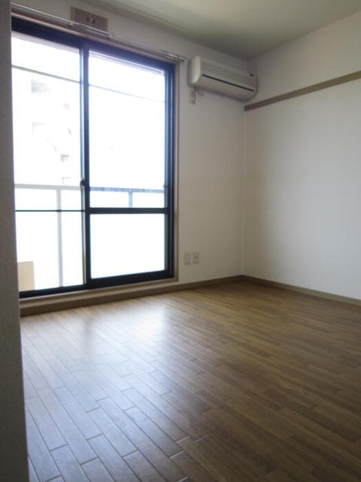 物件内観写真4　(居室)