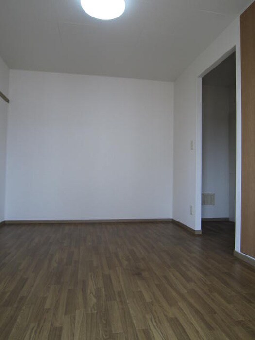 物件内観写真5　(居室)