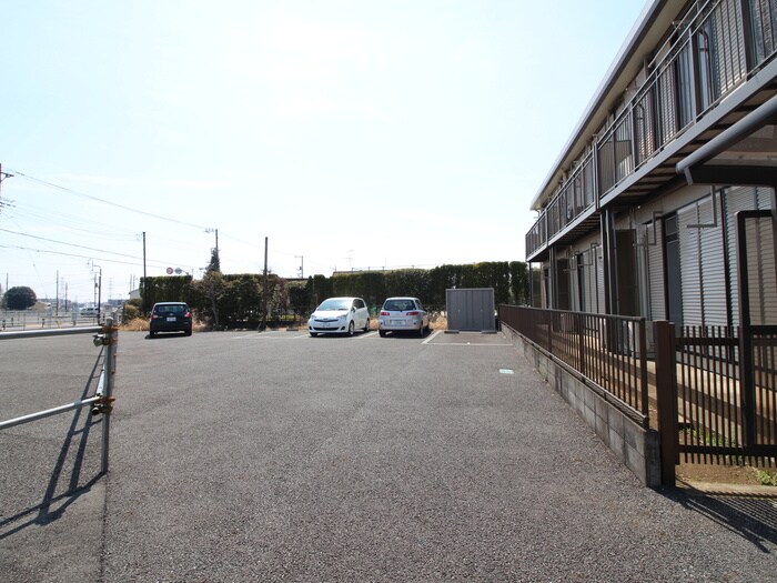 物件外観写真4　(駐車場)