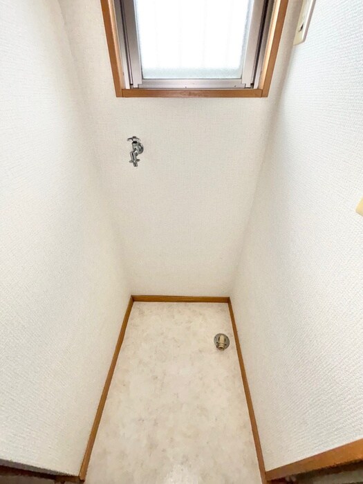 物件内観写真18　(洗濯機置場)