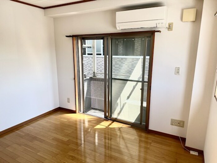 物件内観写真20　(室内からの展望)