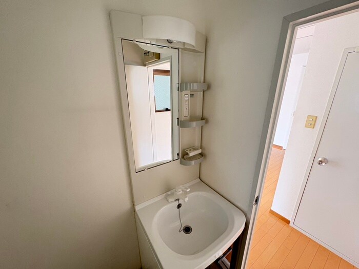 物件内観写真13　(洗面)