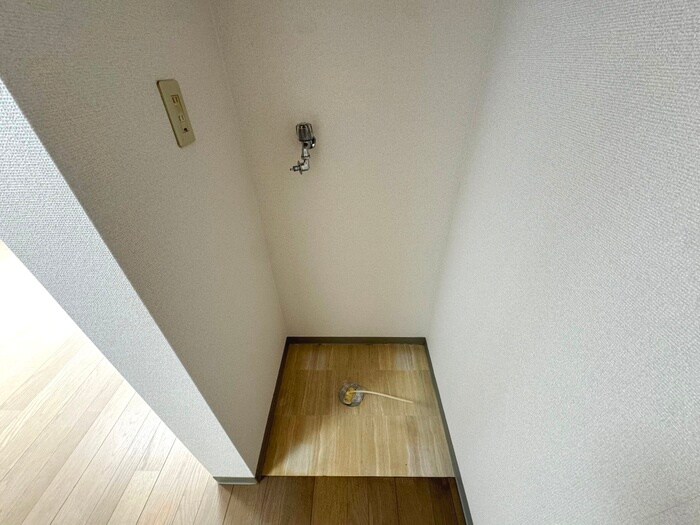 物件内観写真15　(洗濯機置場)