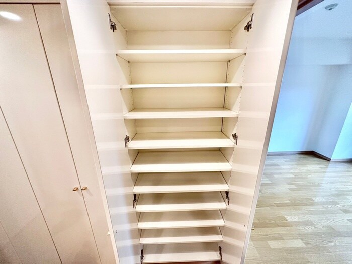 物件内観写真15　(靴箱)