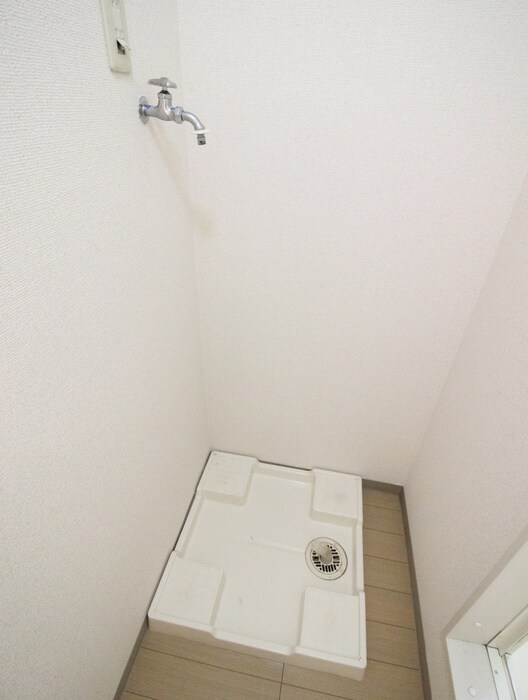 物件内観写真14　(洗濯機置場)