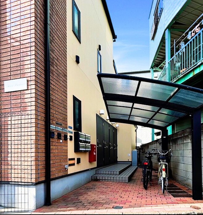 物件外観写真2　(駐輪場)