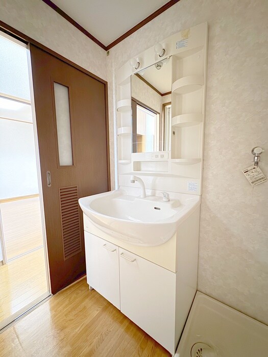 物件内観写真7　(洗面)