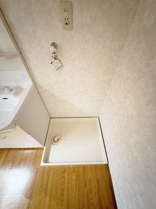 物件内観写真14　(洗濯機置場)