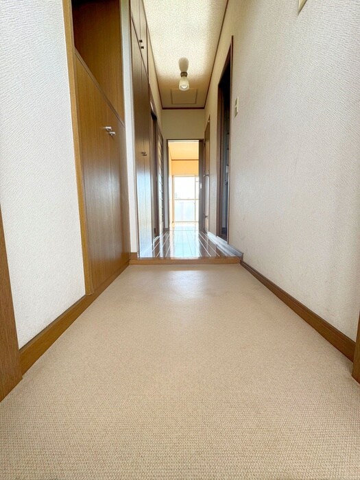 物件内観写真16　(玄関)