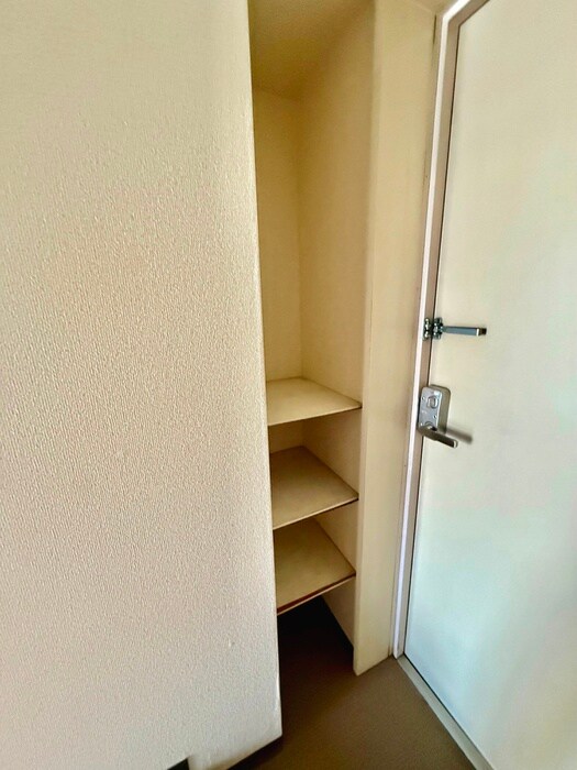 物件内観写真18　(靴箱)