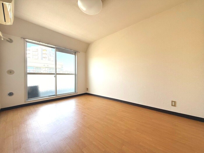 物件内観写真21　(居室)