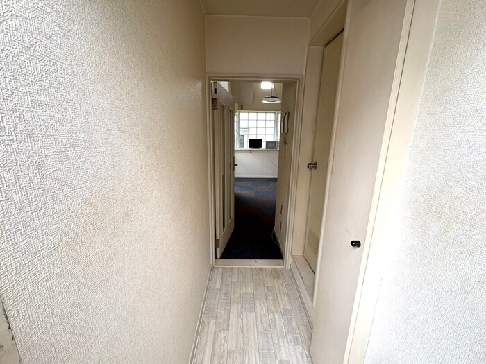 物件内観写真18　(廊下)