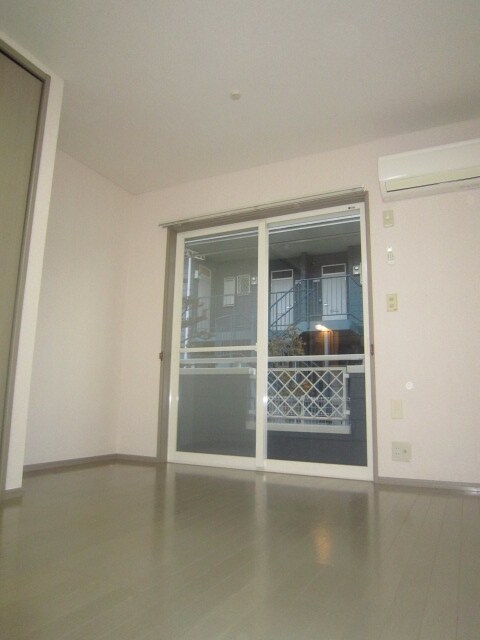 物件内観写真4　(居室)