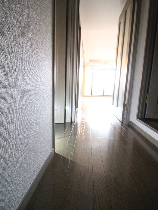 物件内観写真16　(廊下)