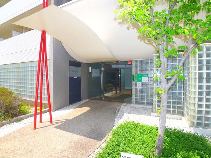 物件外観写真3　(エントランス部分)