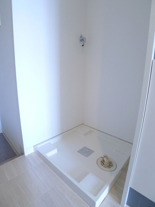 物件内観写真11　(洗濯機置場)