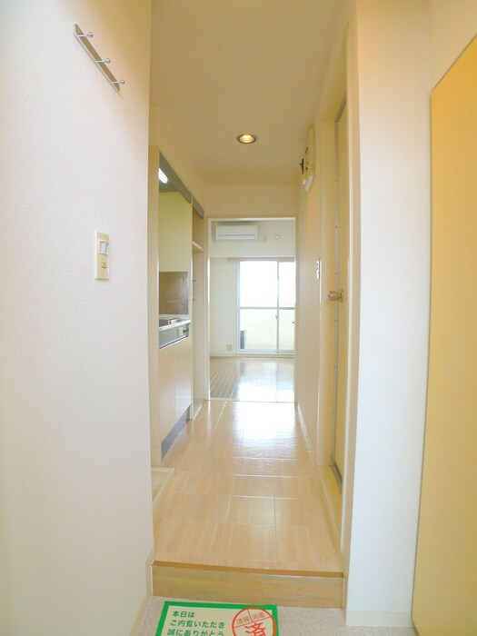物件内観写真11　(廊下)