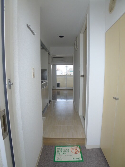 物件内観写真15　(玄関)