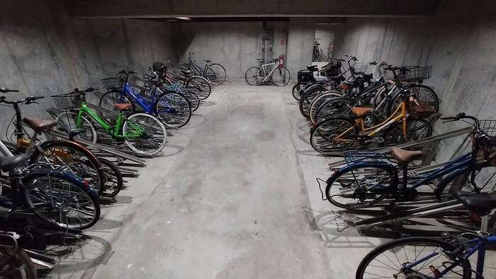 物件外観写真5　(駐輪場)