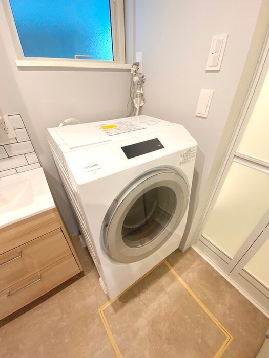 物件内観写真12　(洗濯機置場)