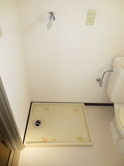 物件内観写真9　(洗濯機置場)