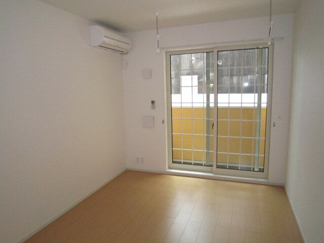 物件内観写真4　(居室)