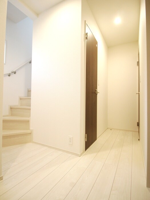 物件内観写真17　(廊下)