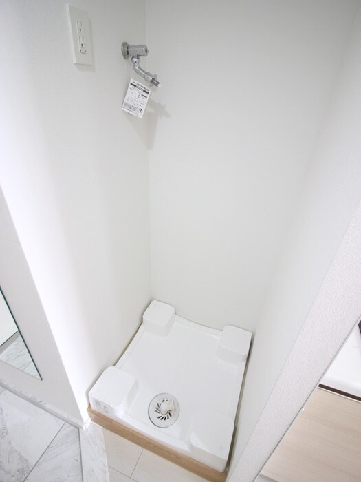 物件内観写真14　(洗濯機置場)