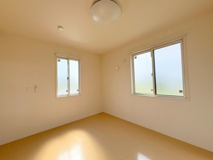 物件内観写真3　(居室)