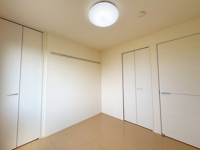 物件内観写真4　(居室)