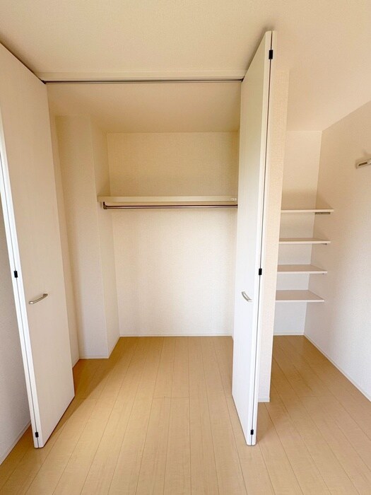 物件内観写真5　(収納)