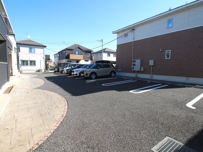 物件外観写真4　(駐車場)