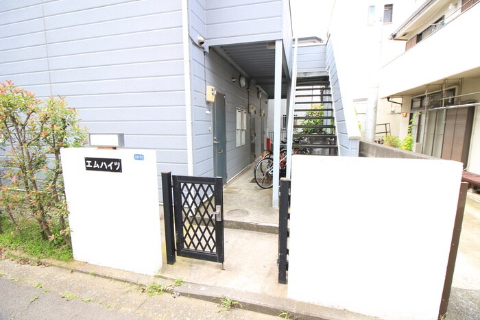 物件外観写真4　(エントランス部分)