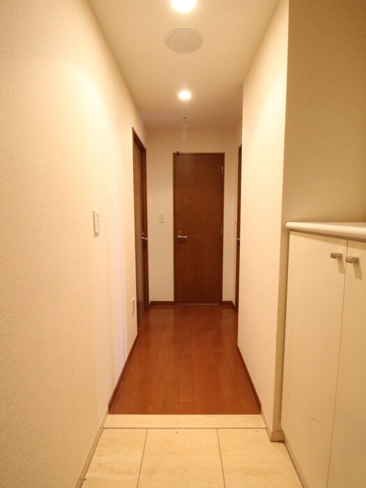 物件内観写真16　(玄関)