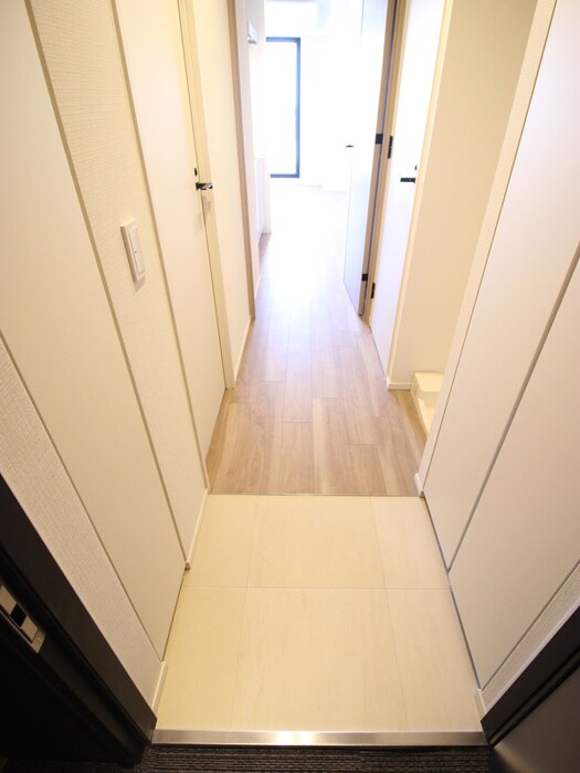 物件内観写真14　(玄関)