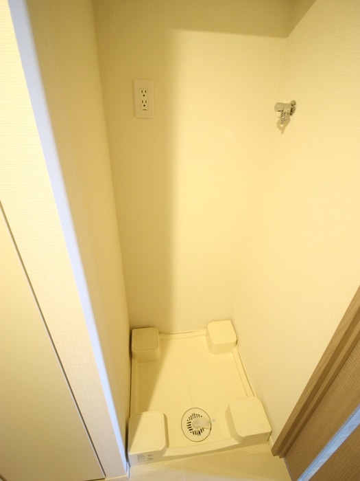 物件内観写真16　(洗濯機置場)