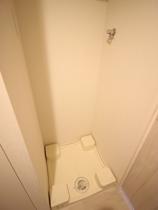 物件内観写真16　(洗濯機置場)