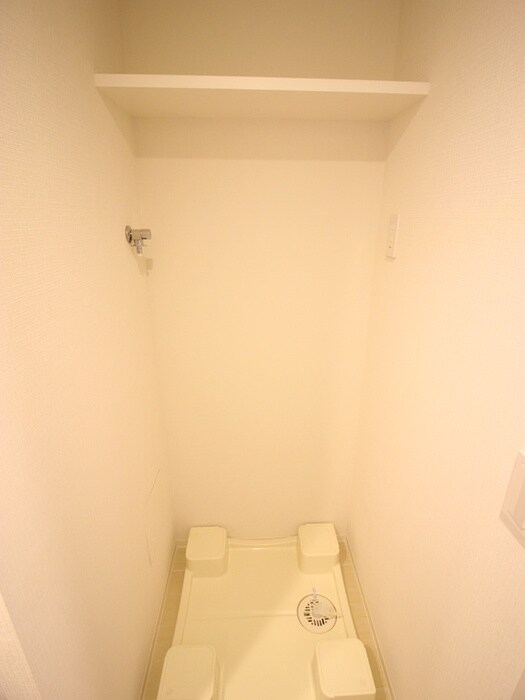 物件内観写真16　(洗濯機置場)