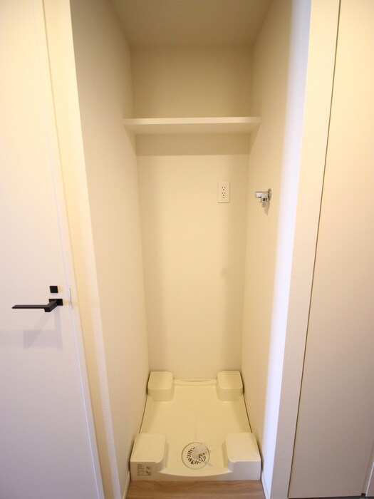 物件内観写真18　(洗濯機置場)