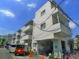 フロ－レンスナカムラ外観写真