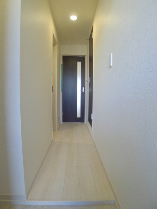 物件内観写真7　(玄関)