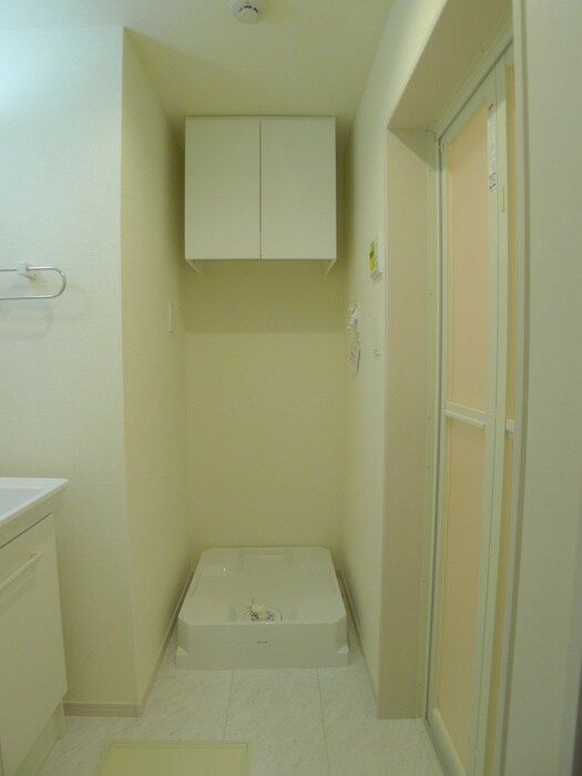 物件内観写真14　(洗濯機置場)