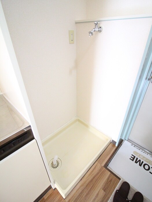 物件内観写真13　(洗濯機置場)