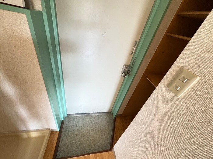 物件内観写真14　(玄関)