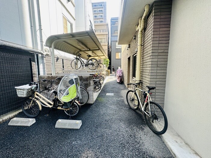 物件外観写真5　(駐輪場)